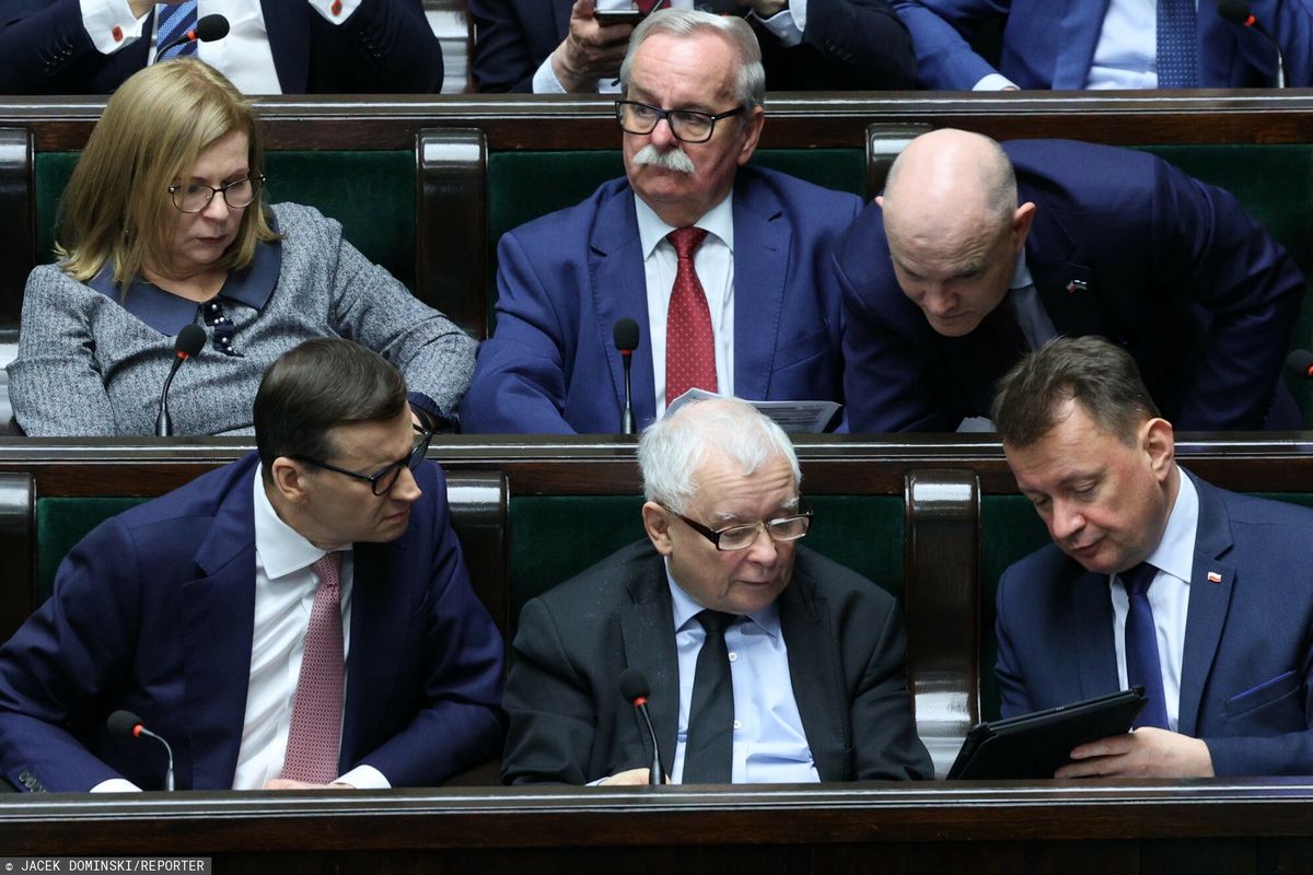 Mateusz Morawiecki, Jarosław Kaczyński i Mariusz Błaszczak na jednym z posiedzeń Sejmu