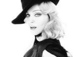 Drobiazgowa Madonna za kamerą