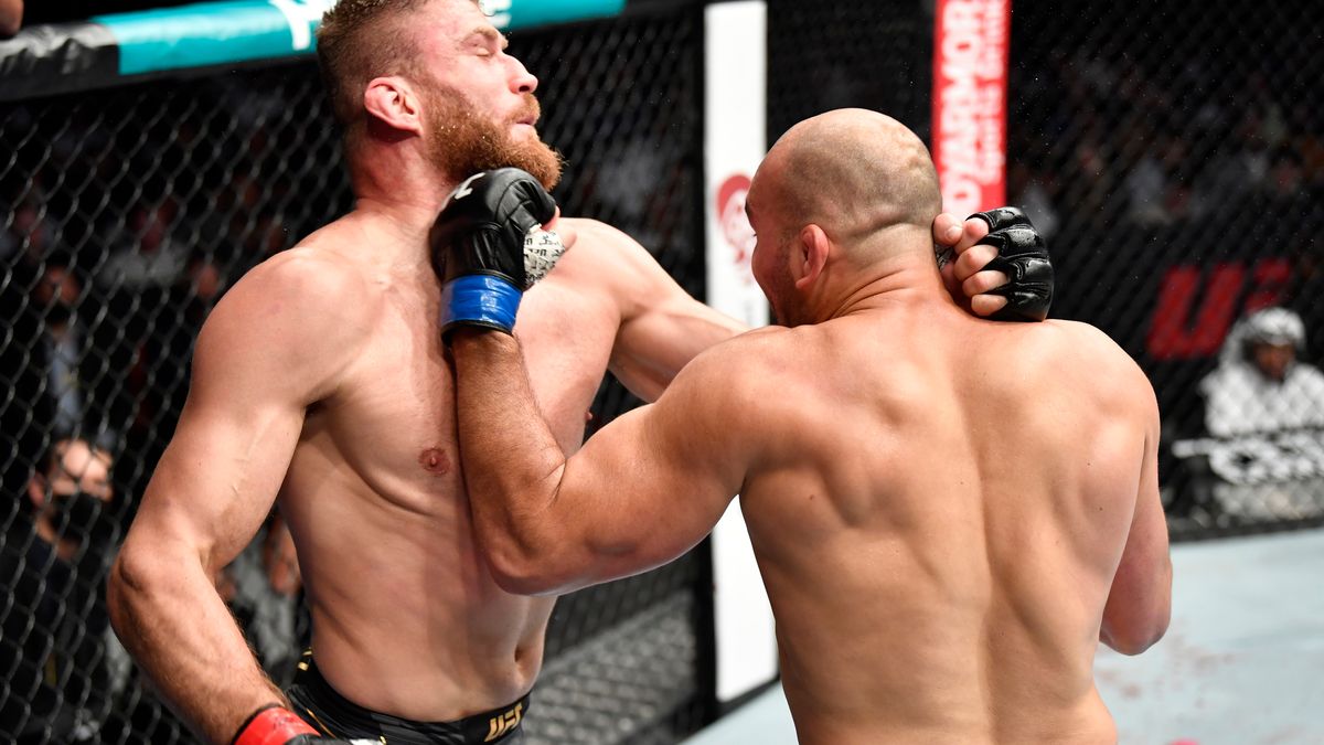 Zdjęcie okładkowe artykułu: Getty Images /  / Glover Teixeira (z prawej) sensacyjnie pokonał Jana Błachowicza na gali UFC 267