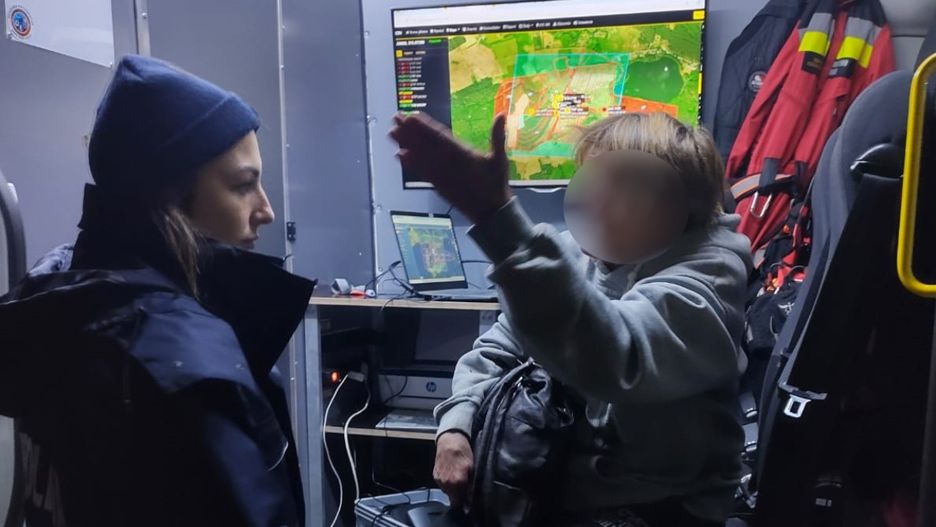 Odnaleźli zaginioną 56-latkę w gęstym lesie
