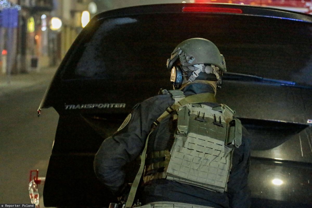 Tysiące euro za zabicie policjanta? Ogłoszenie gazety zbliżonej do Al-Kaidy