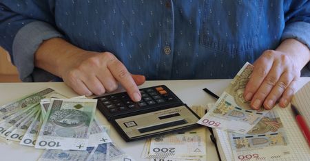 Co z czternastką w przypadku śmierci emeryta? Jest odpowiedź ZUS