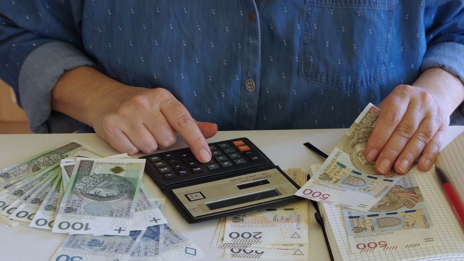 Stock MaBaPHOTO: ZOFIA I MAREK BAZAK / EAST NEWS    N/z obliczanie domowego budzetu, miesieczne koszty utrzymaniaZOFIA BAZAK