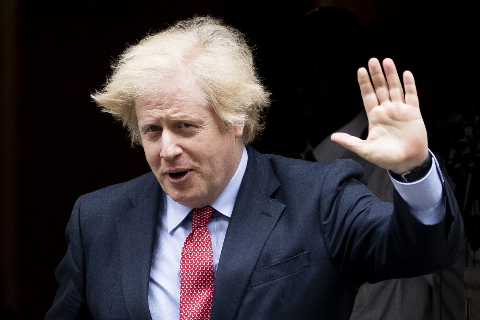 Single będą mogli się spotykać. Boris Johnson wprowadza "bańki wsparcia"