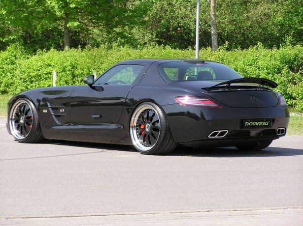 W drugiej grupie – Domanig SLS AMG (2011)