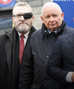 Koalicja wykluczonych. Kaczyński na wojnie z Braunem, Mentzen stawia "warunek"