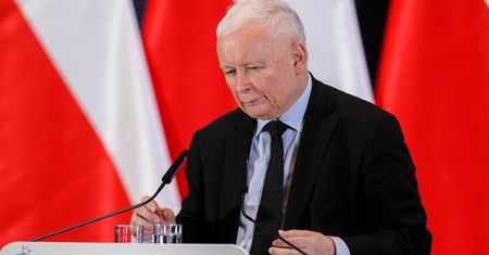 "Euro po 3 zł". Burza po słowach Jarosława Kaczyńskiego. "O sile waluty mówi kurs"