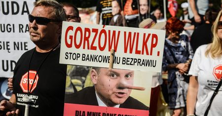 Protest frankowiczów. Przed Sejmem stanęło miasteczko namiotowe