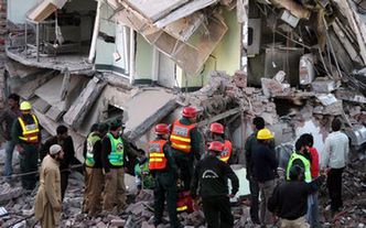 W Pakistanie zawaliła się fabryka, jest wiele ofiar