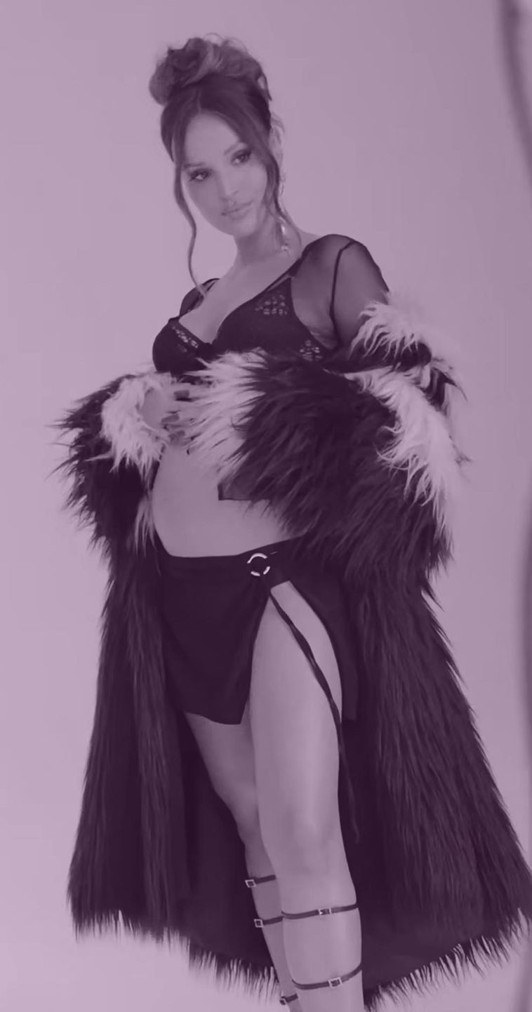 Marina Łuczenko eksponuje ciążowe krągłości w nowym teledysku