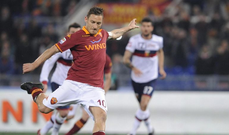 Francesco Totti w sobotę skończył 38 lat. Czy weteran zabłyśnie w Manchesterze?