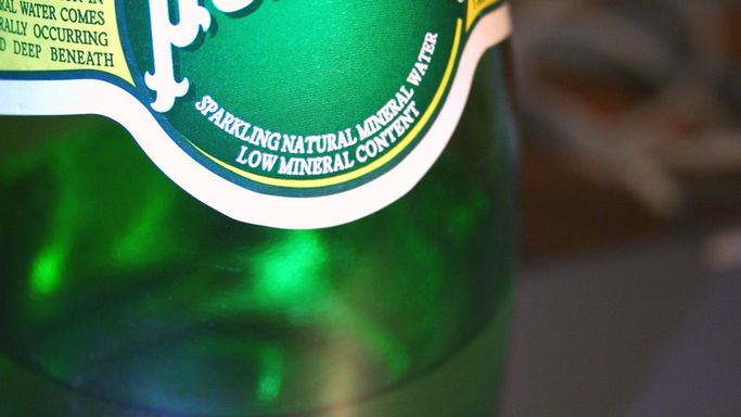 Woda w butelce Perrier