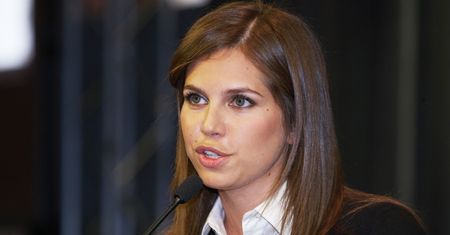 Żony rosyjskich oligarchów skazane na społeczną Syberię? Była żona Abramowicza non stop się tłumaczy