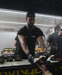 Praca na wakacje 2025. Gdzie szukać i ile można zarobić?