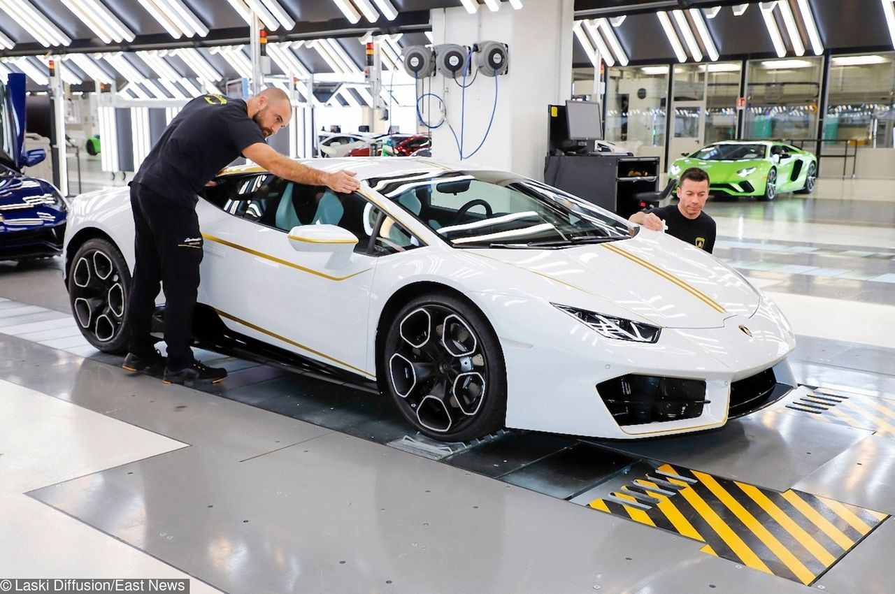 Lamborghini Huracan RWD został wykonany przez dział Ad Person, specjalizujący się w wersjach na indywidualne zamówienie.