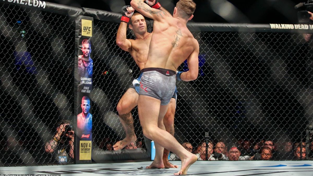 East News / Piotr Hukalo / Na zdjęciu: Donald Cerrone (przodem) podczas walki z Darrenem Tillem