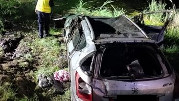 Po wypadku auto wpadło do bagna. Dwie osoby nie żyją