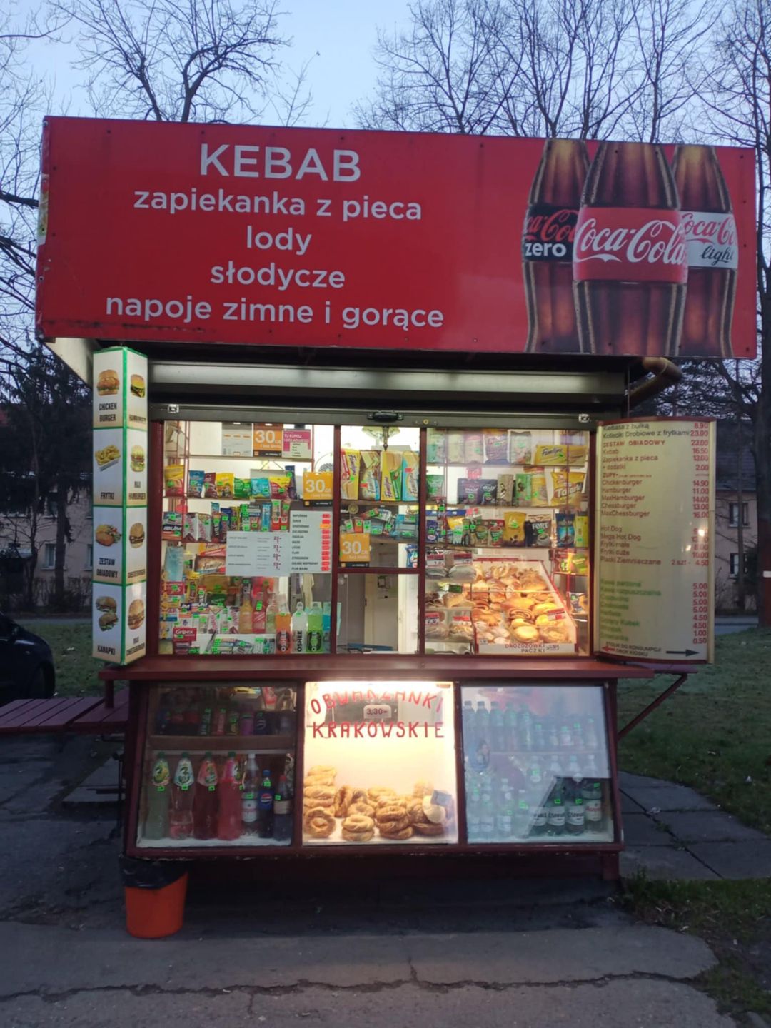 Kiosk stoi w okolicy dworca PKP Kraków Płaszów od 25 lat