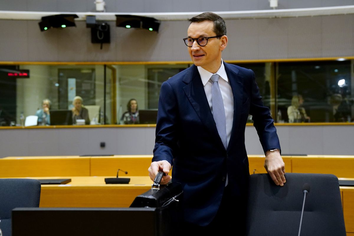 Afera mailowa. Premier Mateusz Morawiecki wciąż używa prywatnej skrzynki