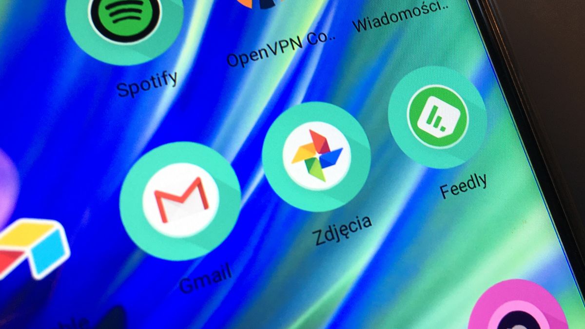 Google ma za mało komunikatorów? Zdjęcia Google dostały wysyłanie wiadomości