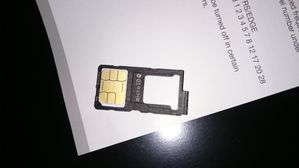 wspólna tacka kart microSD i nanoSim