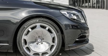 Nowy Mercedes Klasy S w dwóch wersjach. Jedna z nich pod inną marką
