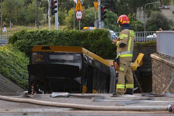 Wypadek na Bitwy Warszawskiej. Aż 14 rozbitych aut