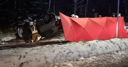Mazowieckie. Śmiertelny wypadek pod Warszawą. Auto dachowało