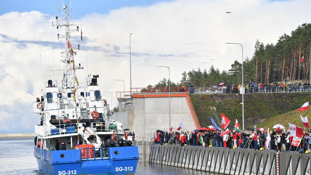 Otwarcie kanału żeglugowego przez Mierzeję Wiślaną