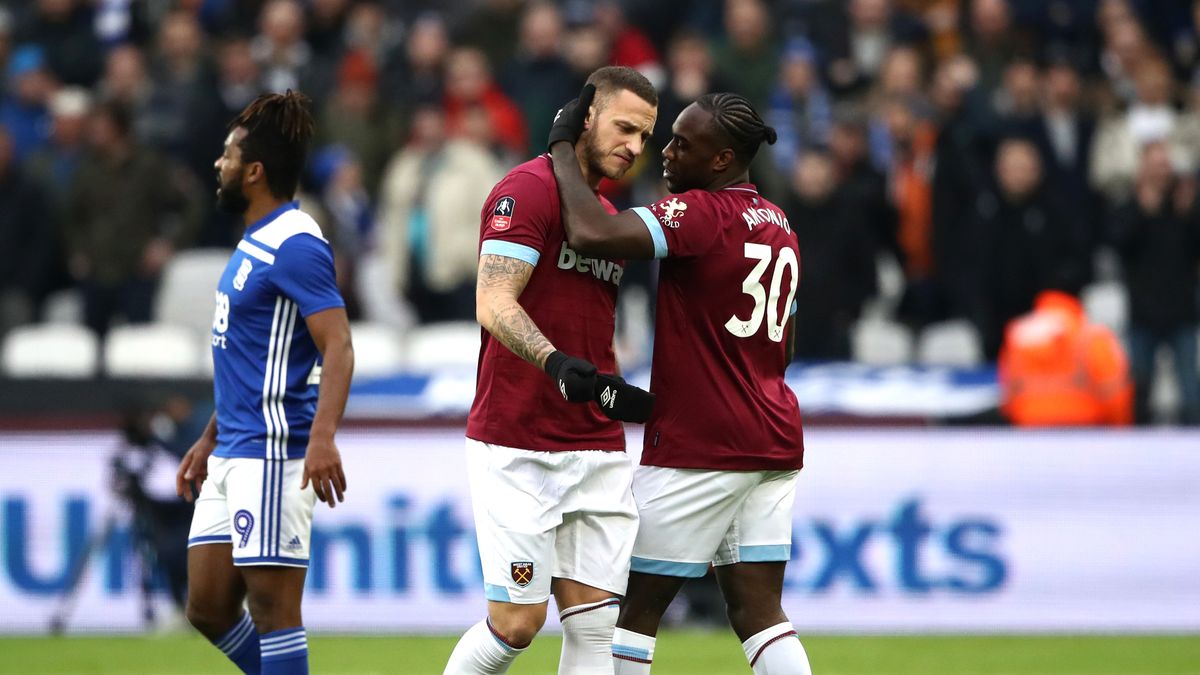 Zdjęcie okładkowe artykułu: Getty Images / Julian Finney / Na zdjęciu: radość piłkarzy West Hamu United po strzelonym golu