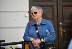 Warszawa. "Babcia Kasia" chciała zablokować furgonetkę antyaborcyjną. Akcja policji