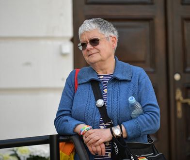 Warszawa. "Babcia Kasia" chciała zablokować furgonetkę antyaborcyjną. Akcja policji