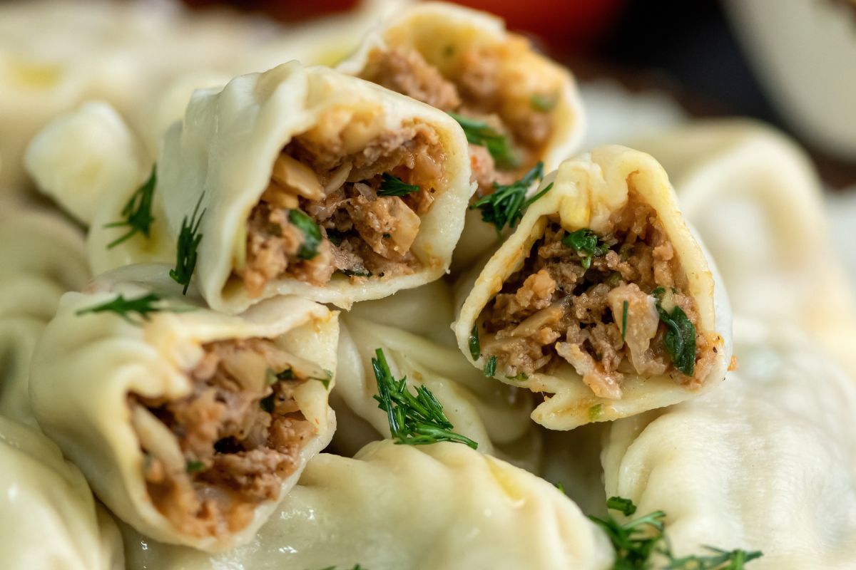 Nie gotuj mięsa na farsz do pierogów. Wyjdą soczyste jak nigdy wcześniej