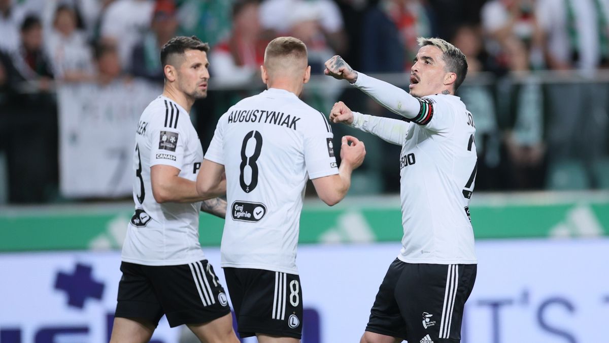 PAP / Leszek Szymański / Na zdjęciu: piłkarze Legii Warszawa