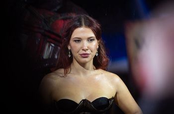 Przyszła na premierę "Stranger Things". Zachwyciła w mrocznej kreacji