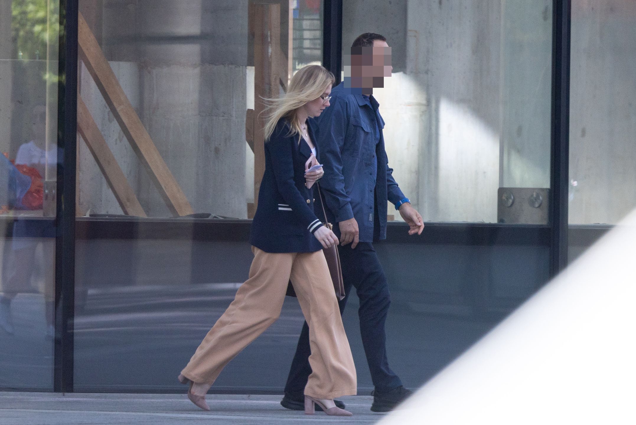 Kinga Duda w drodze do pracy