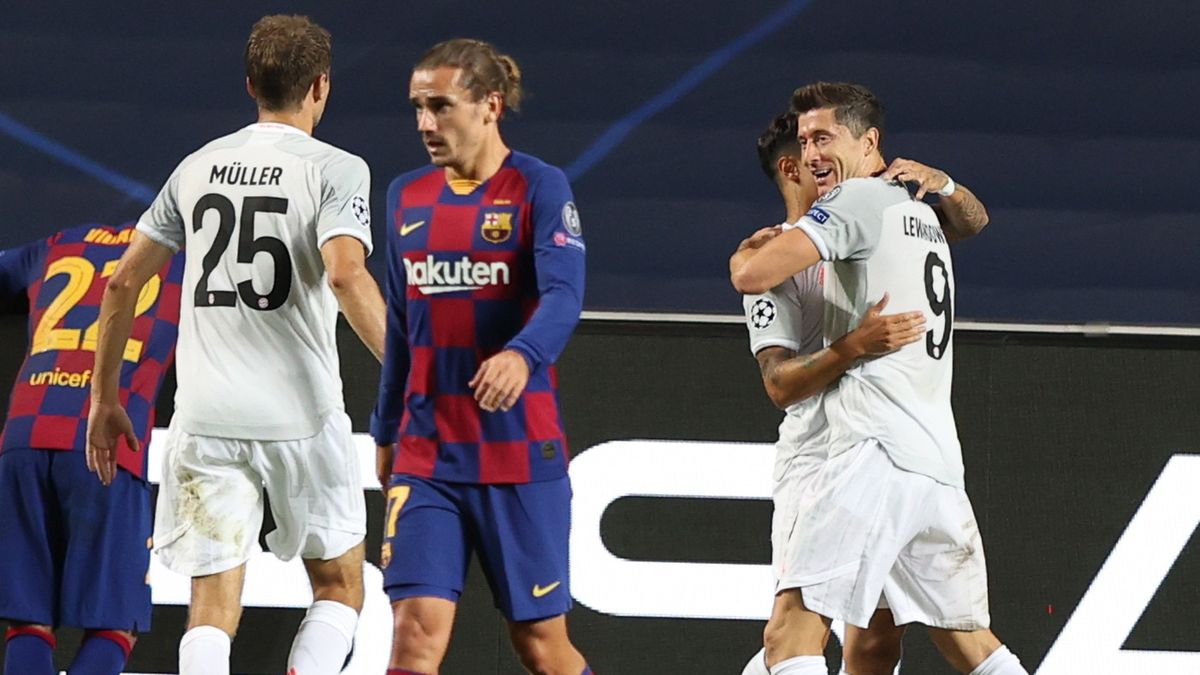 PAP/EPA / Rafael Marchante / Na zdjęciu: Robert Lewandowski (z prawej)