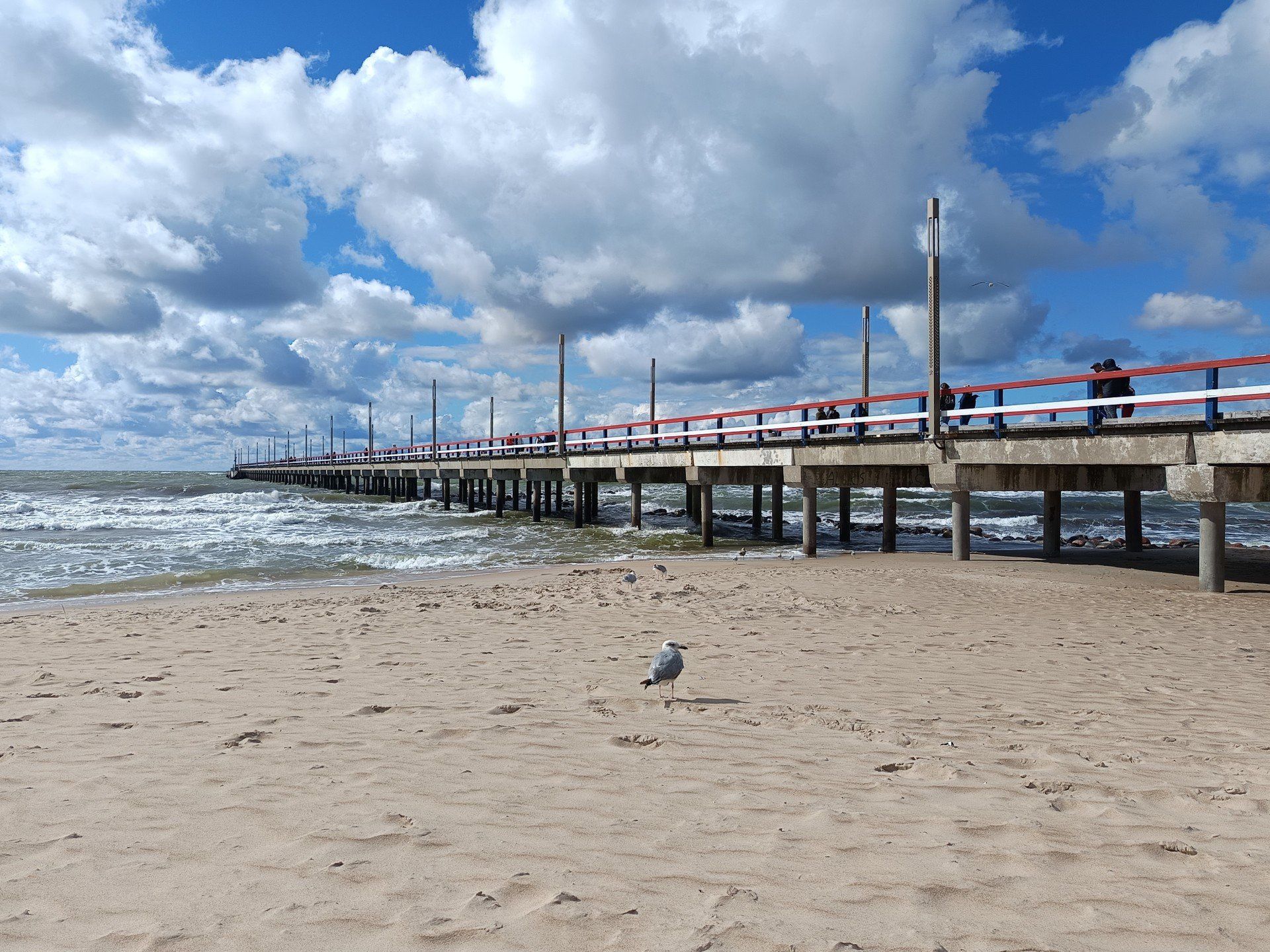 Wzdłuż całej Połągi znajdziesz zachwycające plaże.