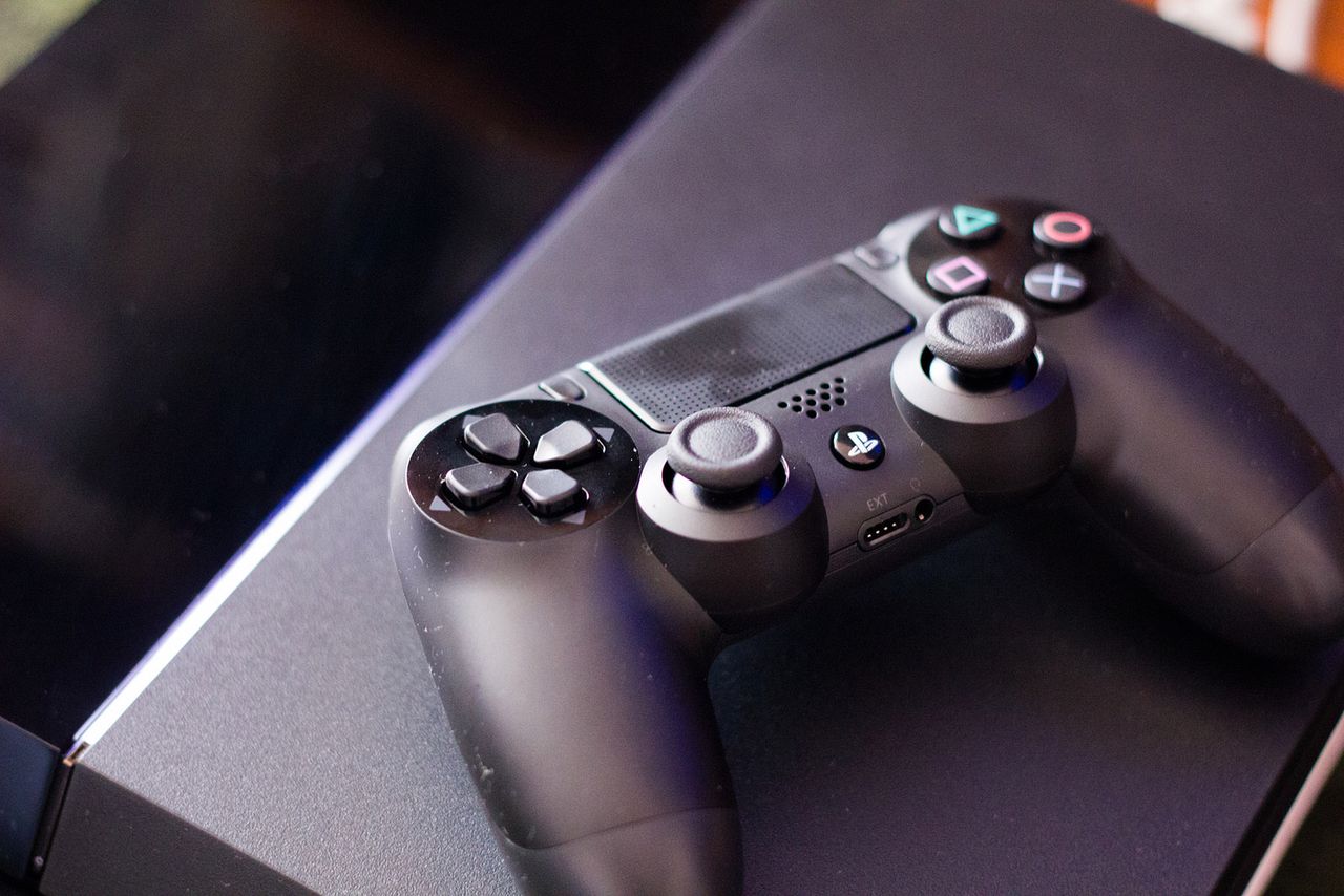 PlayStation 4 najlepiej sprzedającym się sprzętem ostatnich 10 lat