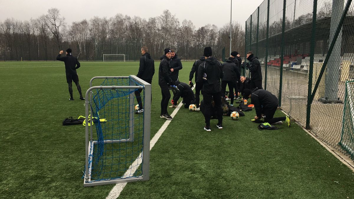 WP SportoweFakty / Krzysztof Sędzicki / Na zdjęciu: piłkarze ŁKS-u Łódź przed pierwszym treningiem w 2020 roku