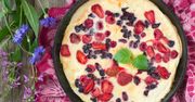 Słodki omlet z letnimi owocami