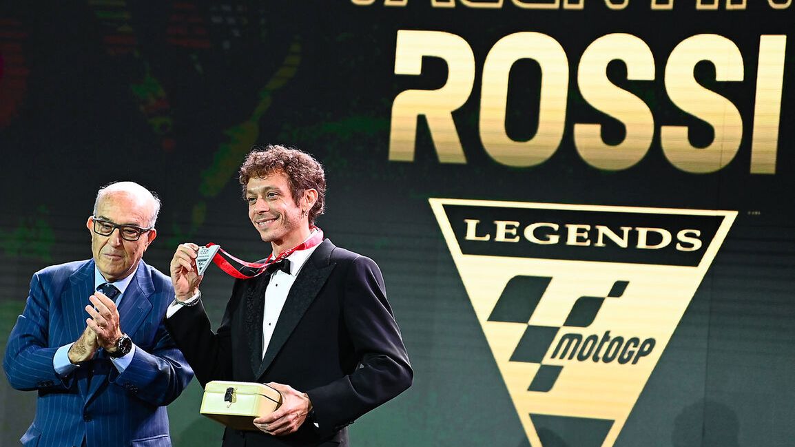 Zdjęcie okładkowe artykułu: Materiały prasowe / Dorna / MotoGP / Na zdjęciu: Valentino Rossi (po prawej) i Carmelo Ezpeleta
