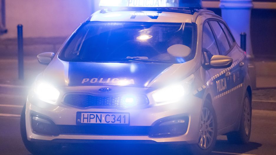 Ostrów Wielkopolski. Mundurowi przesłuchują świadków.