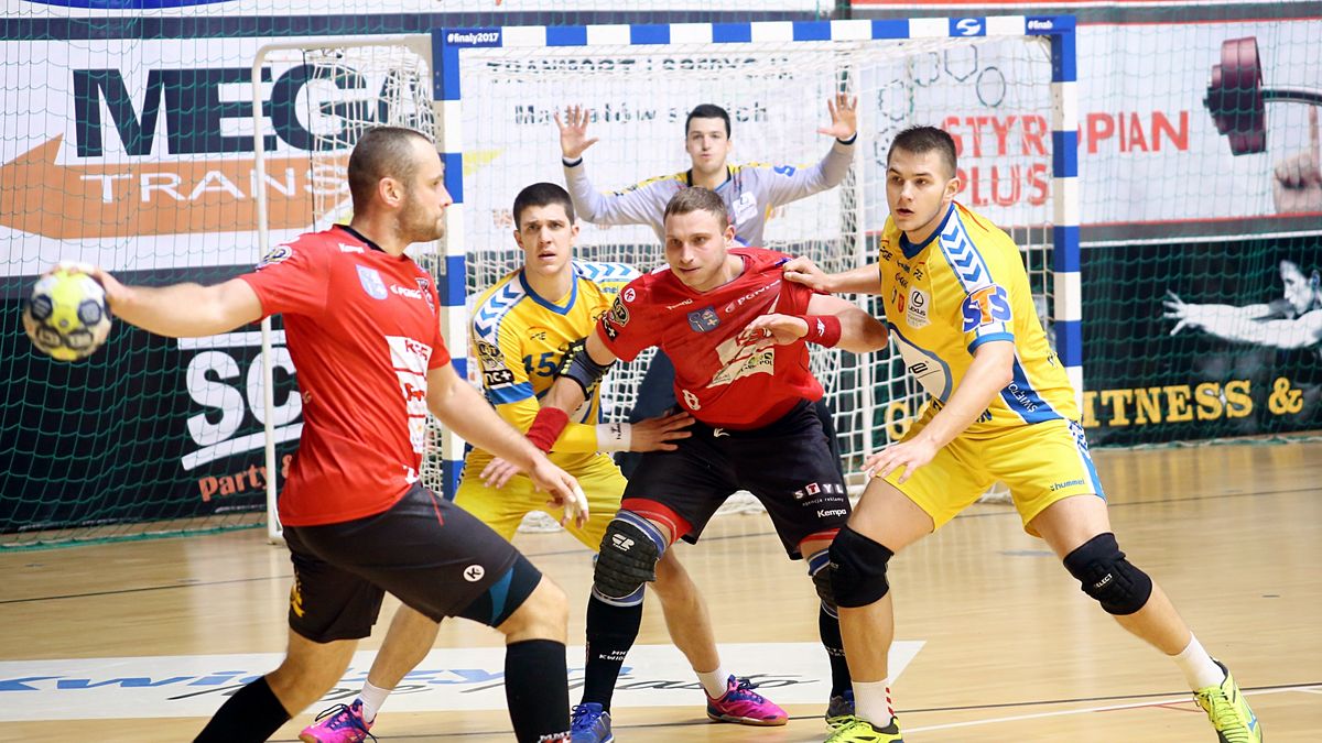 Zdjęcie okładkowe artykułu: Materiały prasowe / PGNIG SUPERLIGA / MMTS KWIDZYN / Od lewej: Przemysław Rosiak, Darko Djukić, Michał Peret, Filip Ivić (w tle) i Bartłomiej Bis