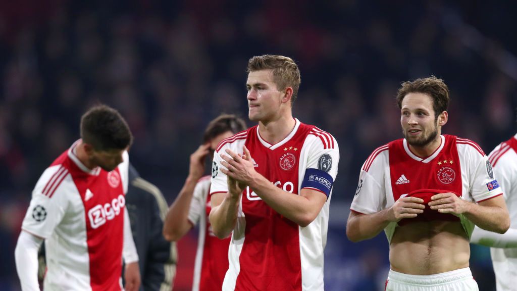 Getty Images / Dean Mouhtaropoulos / Na zdjęciu: Matthijs de Ligt (w środku)