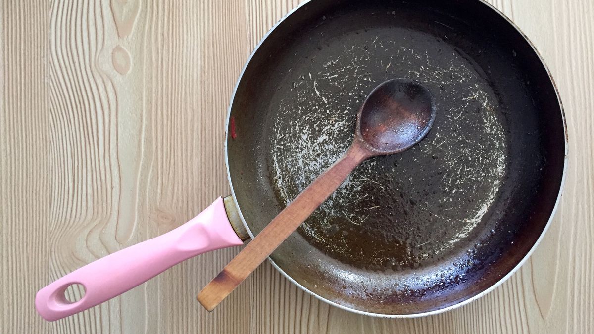 Co robić, kiedy patelnia jest porysowana?