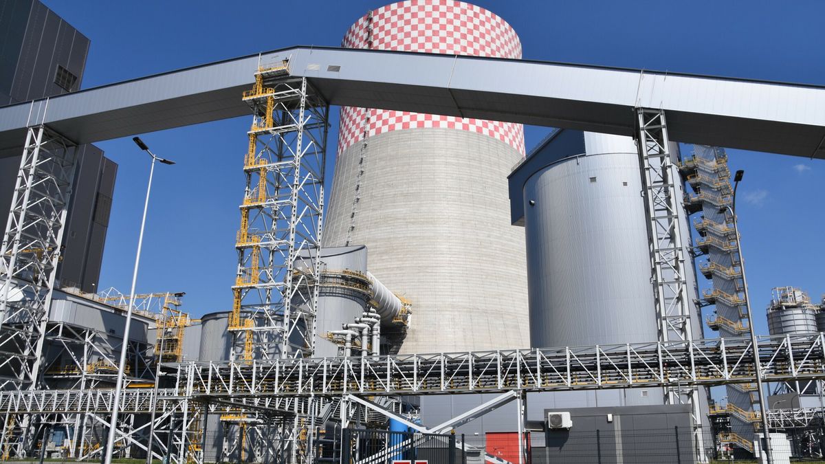 ?l?skie AlMa
PHOTO: ALBIN MARCINIAK / EAST NEWS 15.08.2022 
Polska energia, Nowe Jaworzno Grupa TAURON, Slask, chlodnia kominowa,
Albin Marciniak