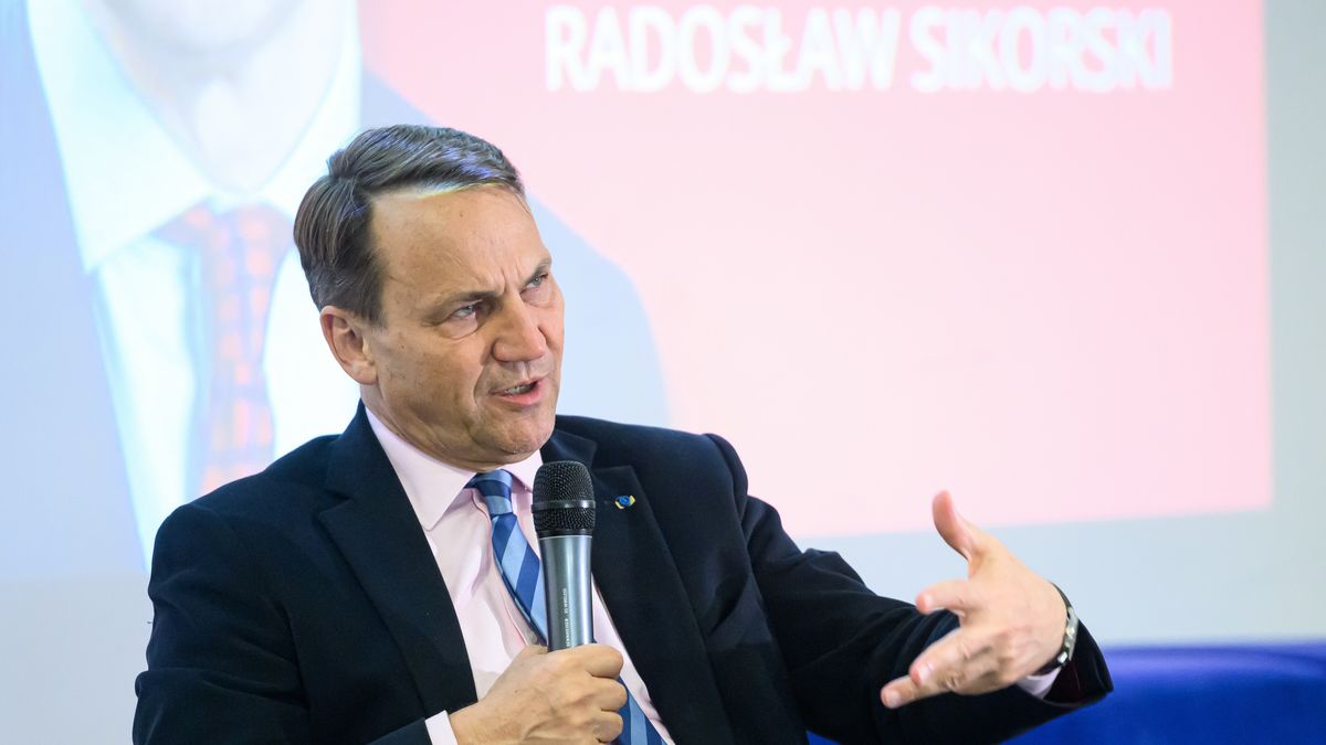 Sikorski o Putinie. "Zbyt wiele razy kłamał"