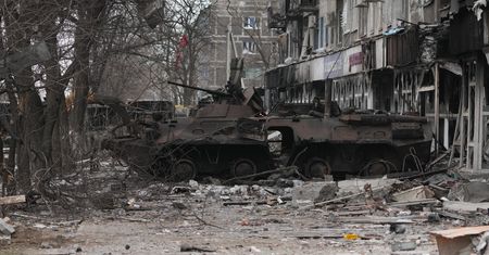 Rosyjska armia tkwi w czasach sowieckich. Ukraińska zarządzana jest jak korporacje