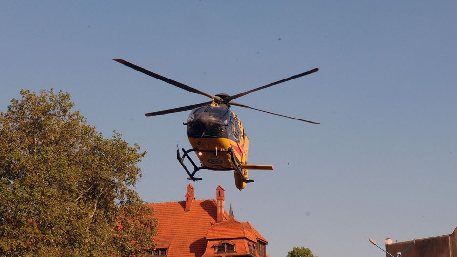 Dziewczynka została zabrana do szpitala na badania.